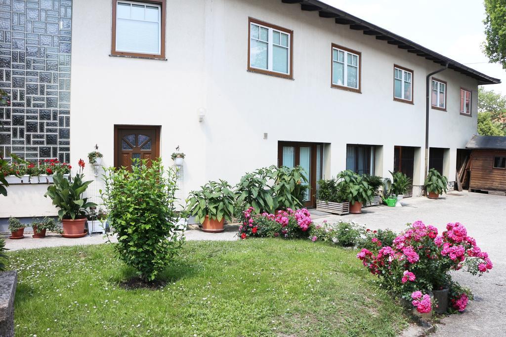 شقة Haus Zu Den Zwei Eichen بيرشتولدسدورف المظهر الخارجي الصورة